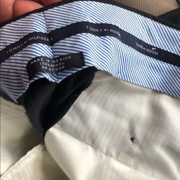 Solid black 42L Tommy Hilfiger suit with pants - Picture 4 of 6